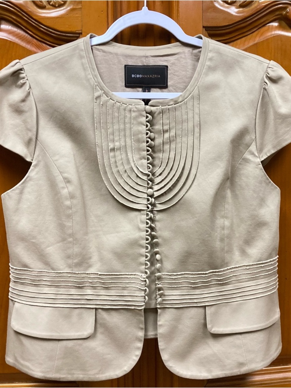 BCBGMaxAzria Cream Short Sleeve Pleated-Front Jacket